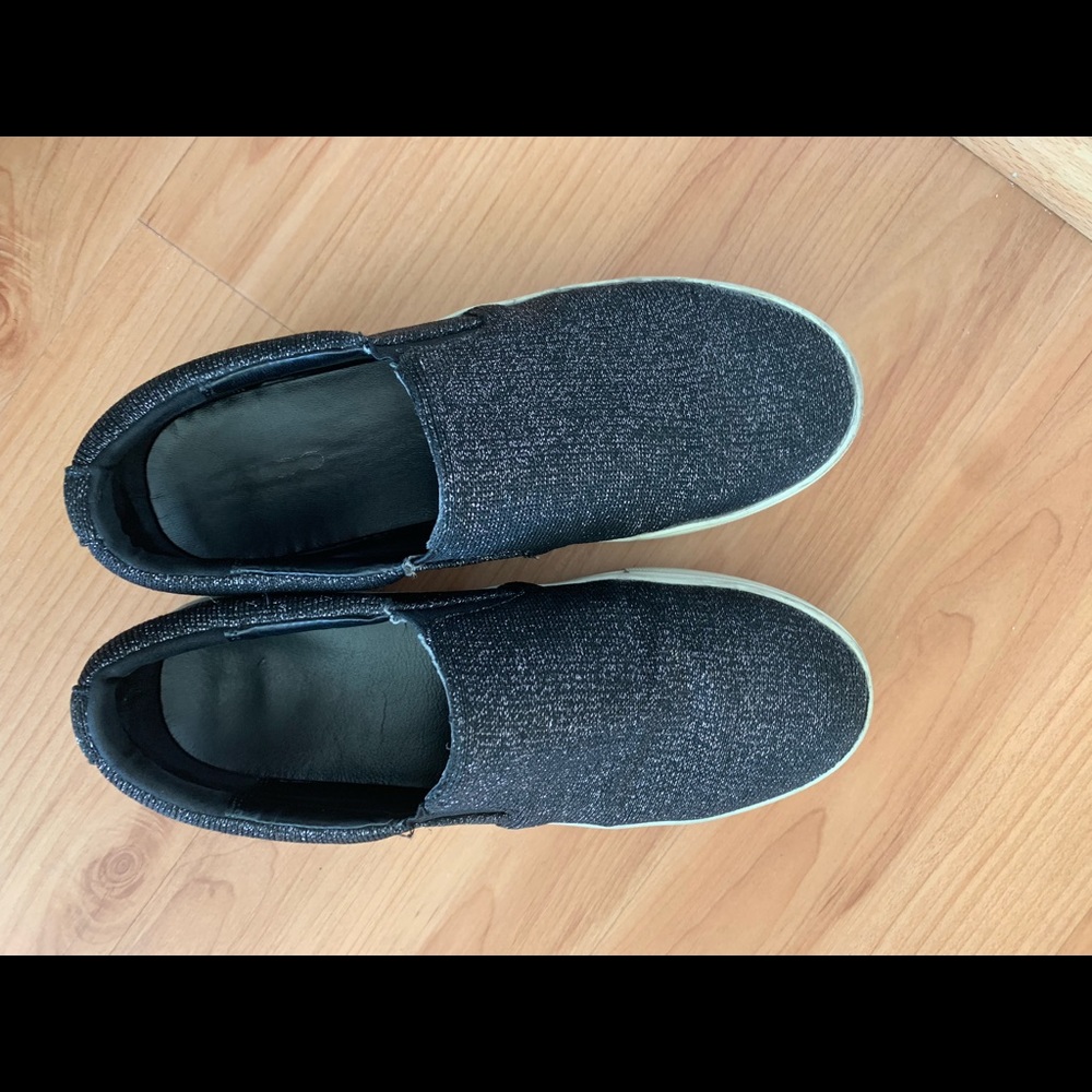 Black sparkly shoes (kind of platform)